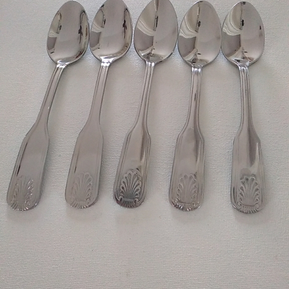 5 Teaspoons Shell Pattern Glossy Flatware - Picture 3 of 8